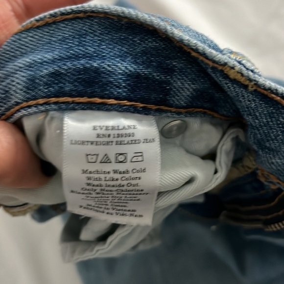 Everlane Lightweight Relaxed Jeans - Picture 5 of 5